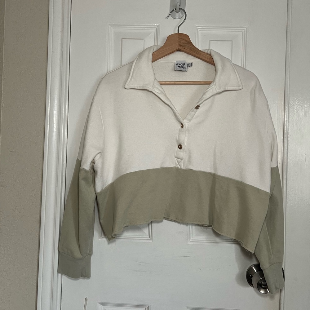 Princess Polly | Off-White/ Green Cropped Sweatshirt Top Size 8